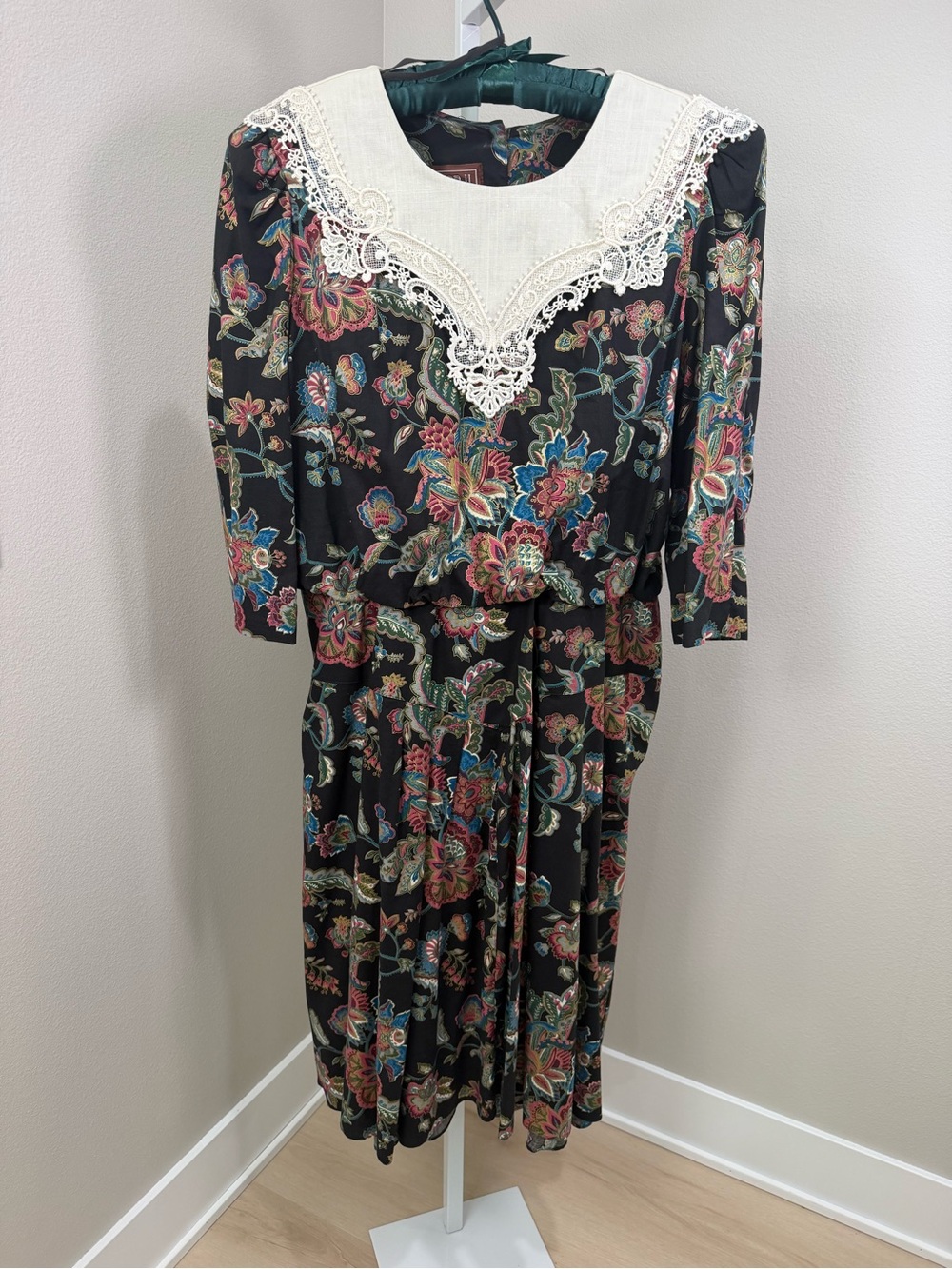 Vintage Lisa II Floral Paisley Dress Lace Collar Size 20WP Made in USA